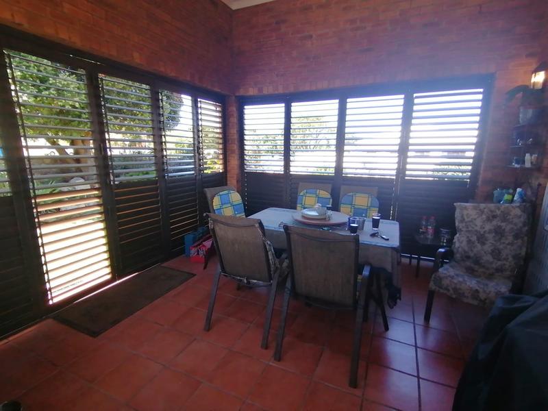 5 Bedroom Property for Sale in Sandbaai Western Cape